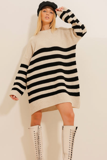 Womens Plus-Size Loose Crew-Neck Striped Sweater