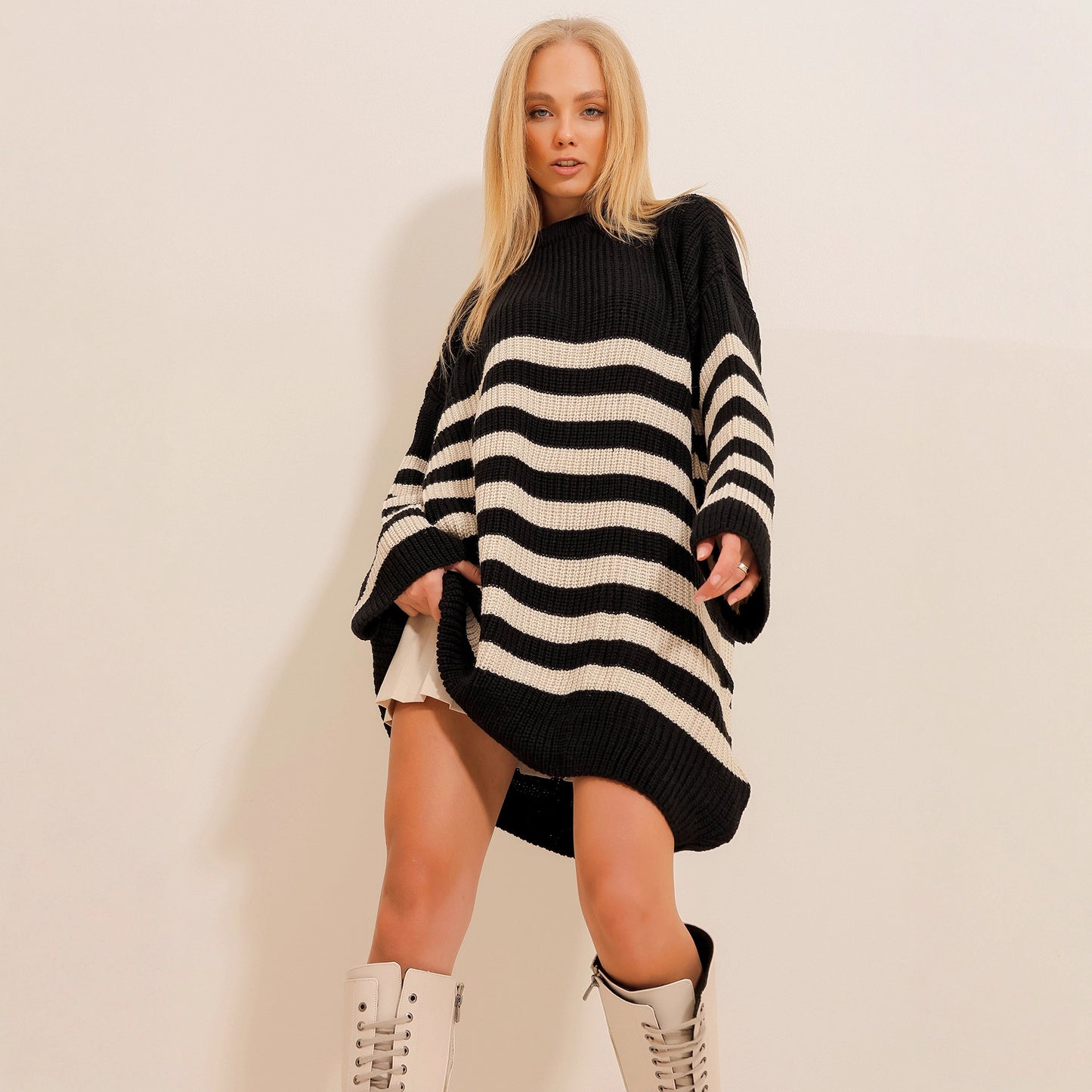 Womens Plus-Size Loose Crew-Neck Striped Sweater