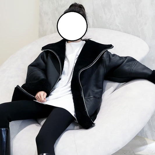 Womens Shearling Coat With A Large Turn-Down Collar And Integrated Fur And Fabric