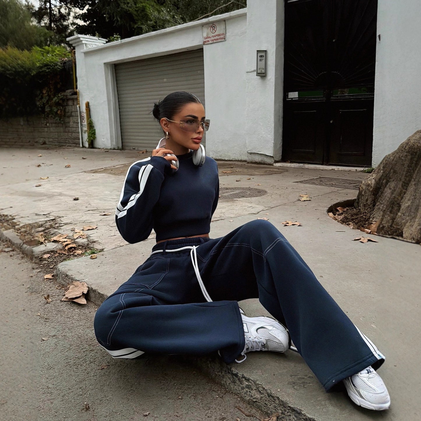 Womens Sportswear Set Crew-neck Long-sleeve Top And Pants