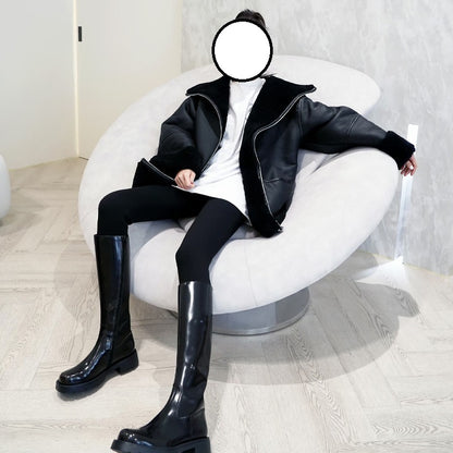 Womens Shearling Coat With A Large Turn-Down Collar And Integrated Fur And Fabric